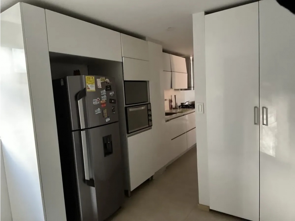 Apartamento para venta en Loma de los Bernal Medellín — foto 4