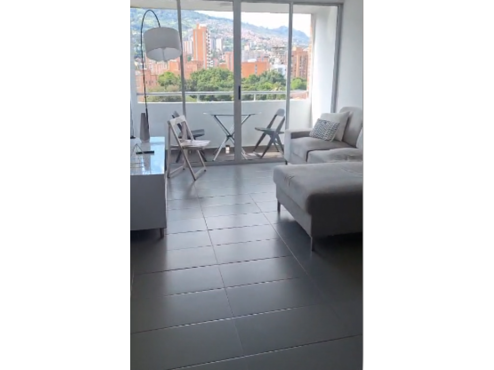 Apartamento en venta en La Floresta - Medellín — foto 2
