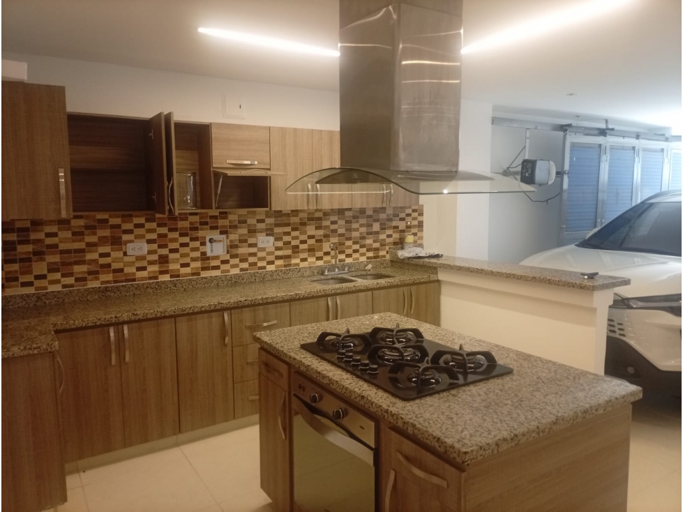 Casa para venta en los Colores Medellin- 1 piso
