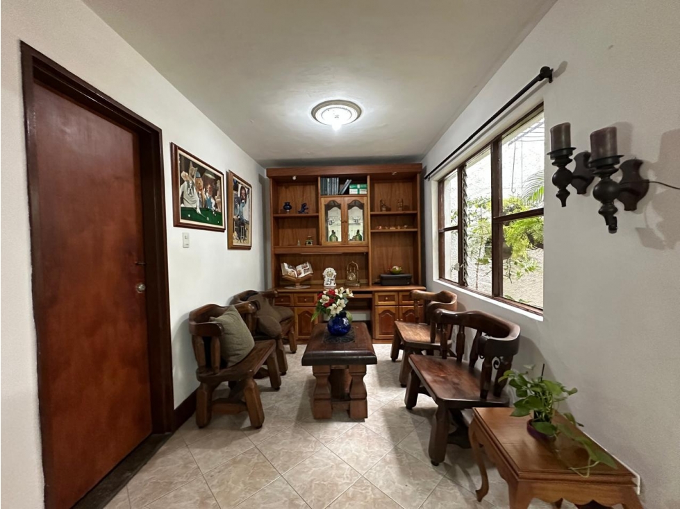 Casa Bifamiliar en Venta - Laureles, Medellín. BAJO DE PRECIO