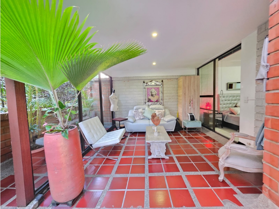 Apartamento en venta Oviedo El Poblado Terraza privada de 50 m² — foto 2