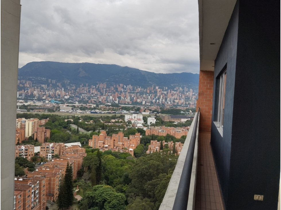 Apartamento para venta en loma los Bernal, Medellín