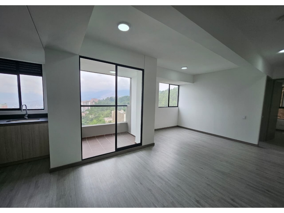 Venta de apartamento en El Poblado Las Palmas para estrenar