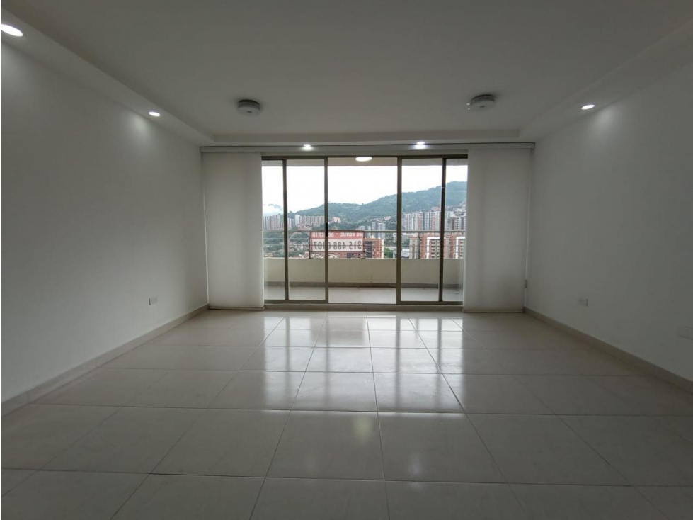 Apartamento en venta en Loma de los Bernal — foto 3