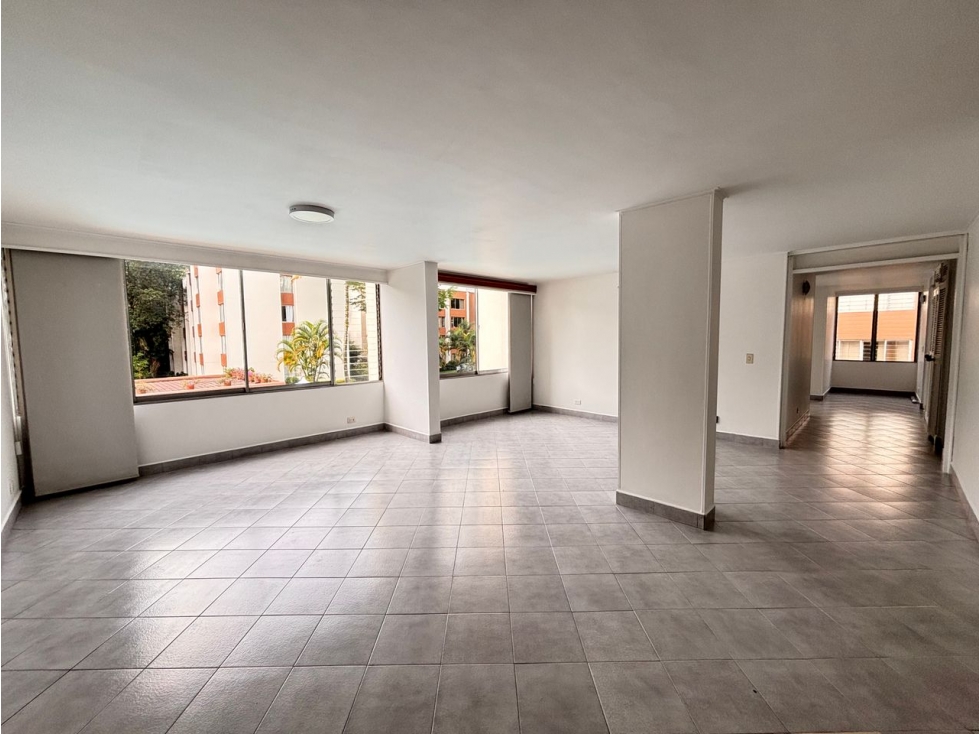 vendo apartamento en Medellín poblado, patio bonito — foto 2