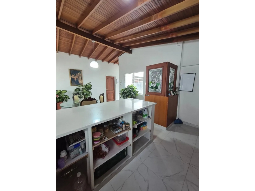 Casa para venta en Medellín laureles 2 piso con parqueadero — foto 4