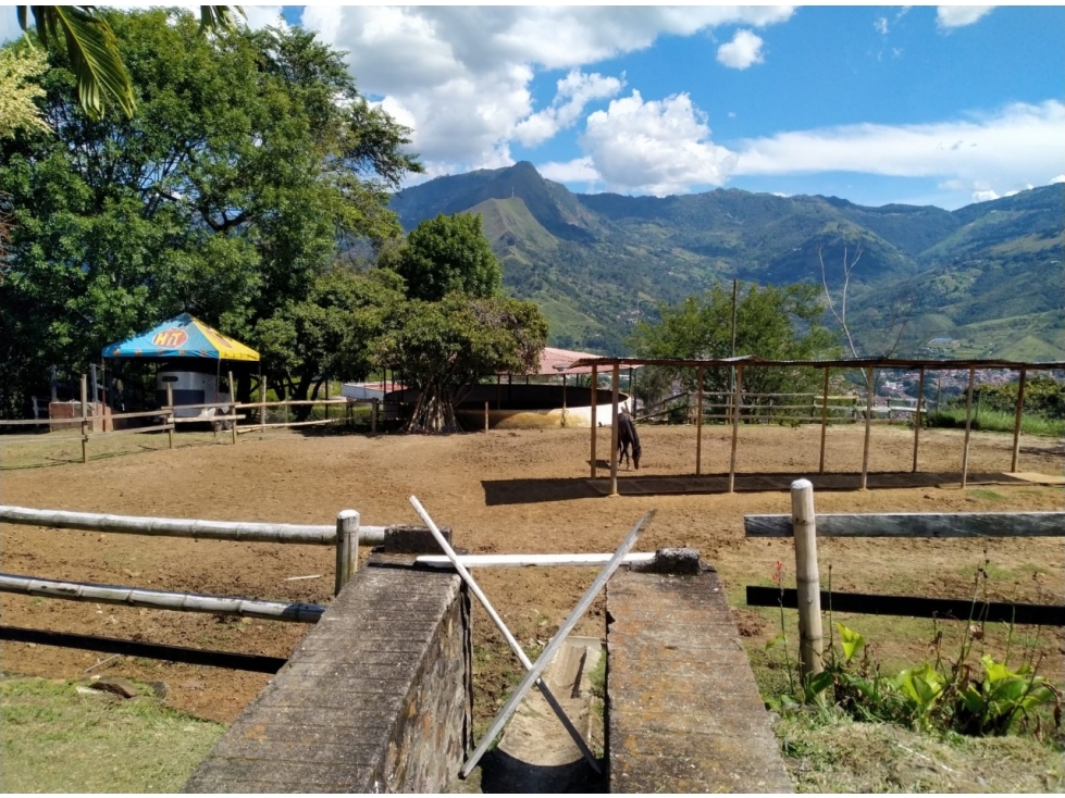 Finca en venta en Villa Roca Copacabana - 3