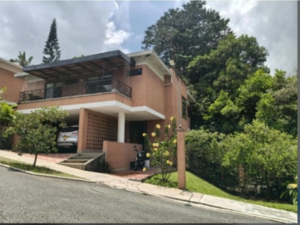 Casa en Venta en Altos del Poblado cerca del CES Medellin — foto 2
