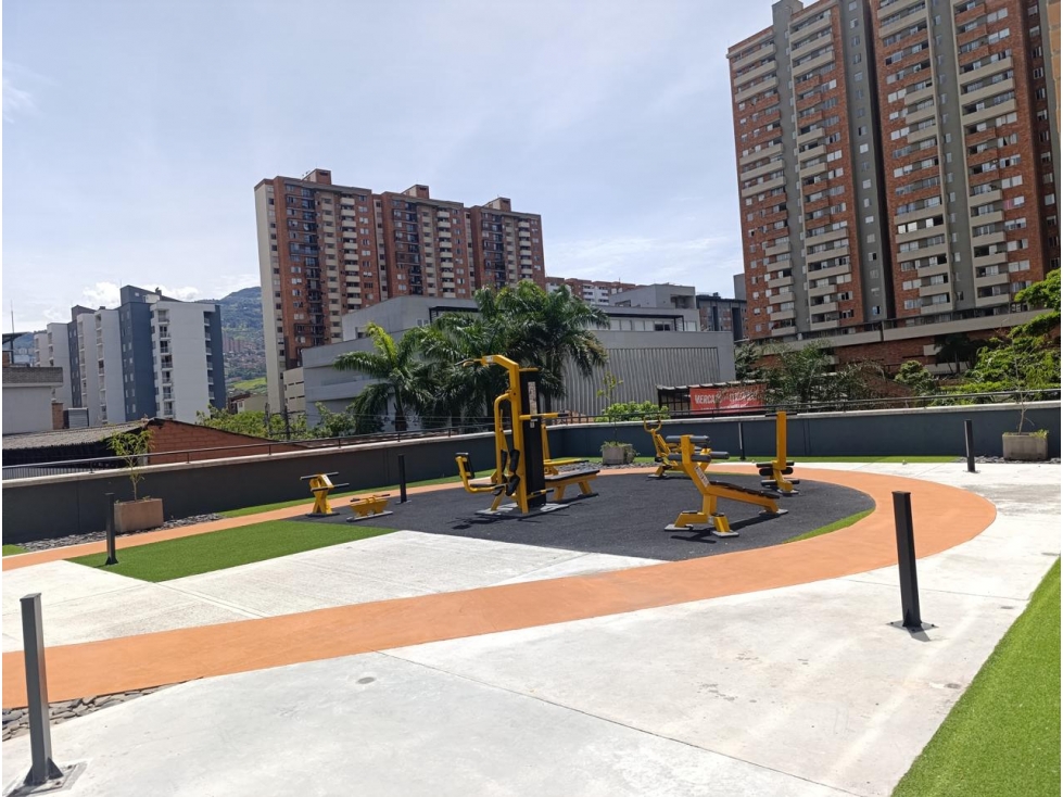 Local en arriendo en Los Colores Medellín — foto 4