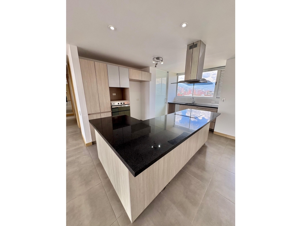 Venta de Hermoso Apartamento en el Poblado Castropol Medellín — foto 5