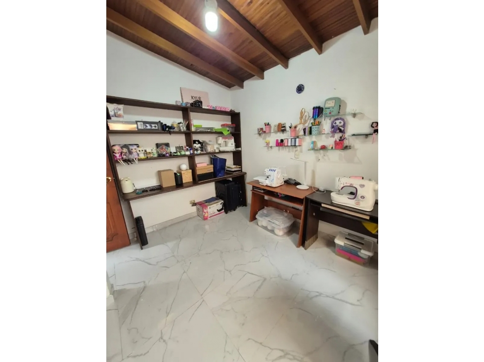 Casa para venta en Medellín laureles 2 piso con parqueadero — foto 3