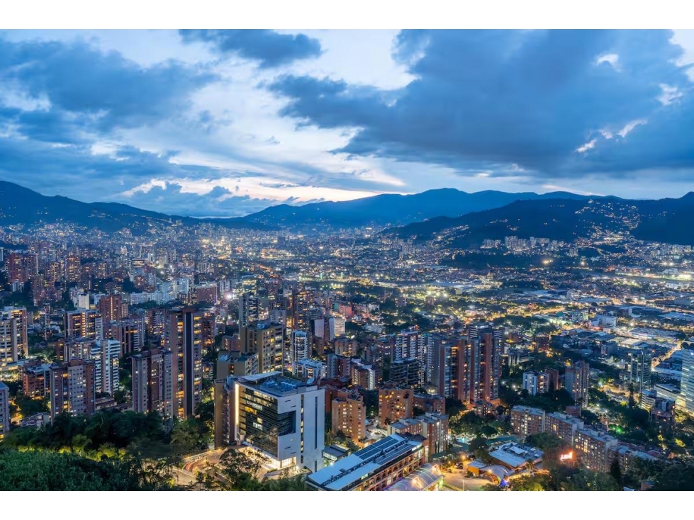 Apartamento en venta en El Poblado Las Palmas Medellin — foto 2