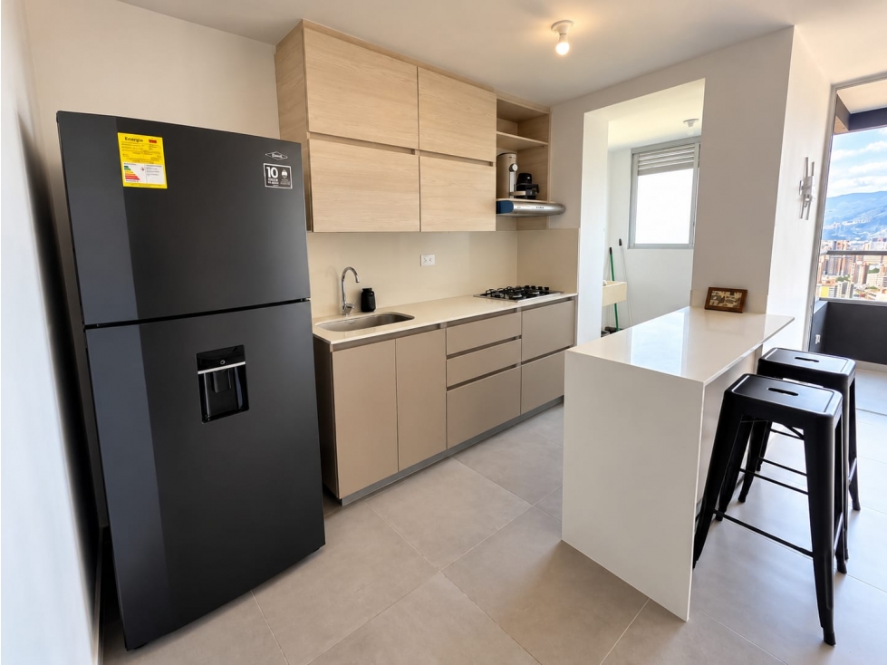 Apartamento en venta Las Lomitas Sabaneta Piso 16 + vista — foto 2