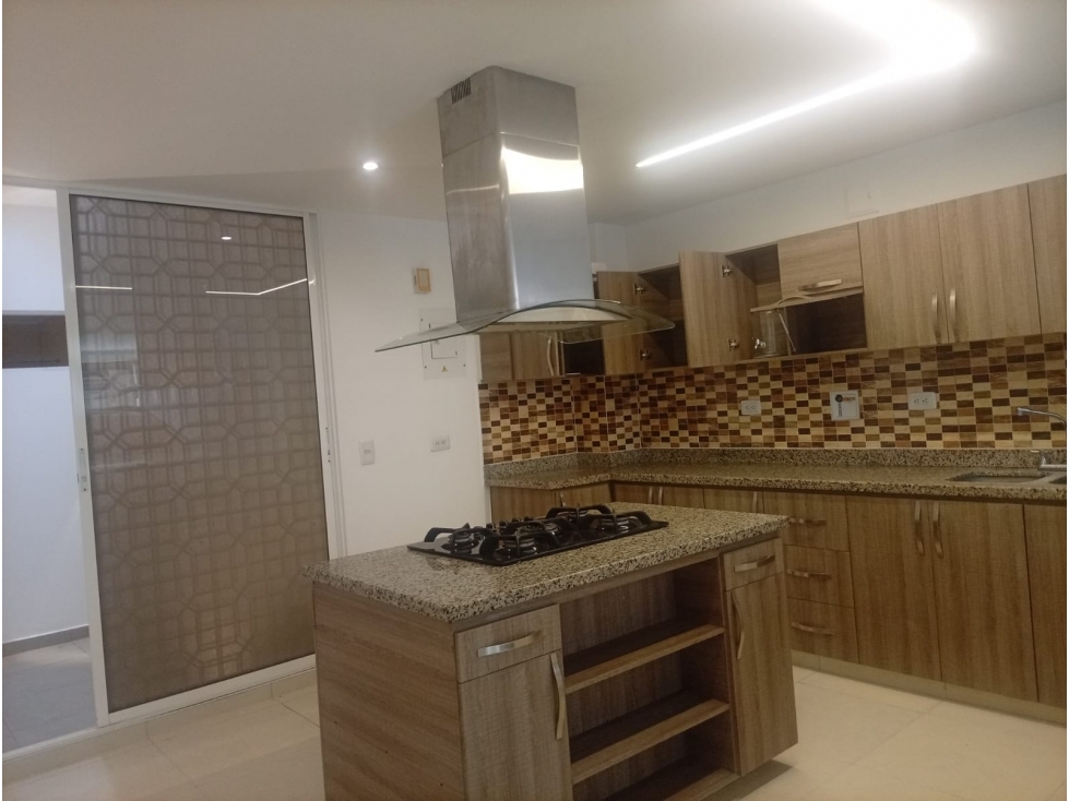 Casa en arriendo en Los Colores Medellín — foto 4
