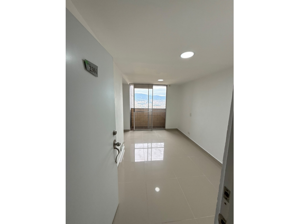 Apartamento en venta en Robledo Pajarito Sector Las Lunas — foto 2
