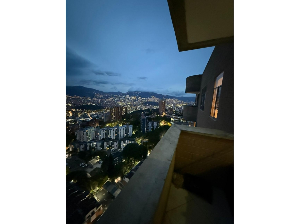 Apartamento para la venta en Loma del Indio - Medellín — foto 2