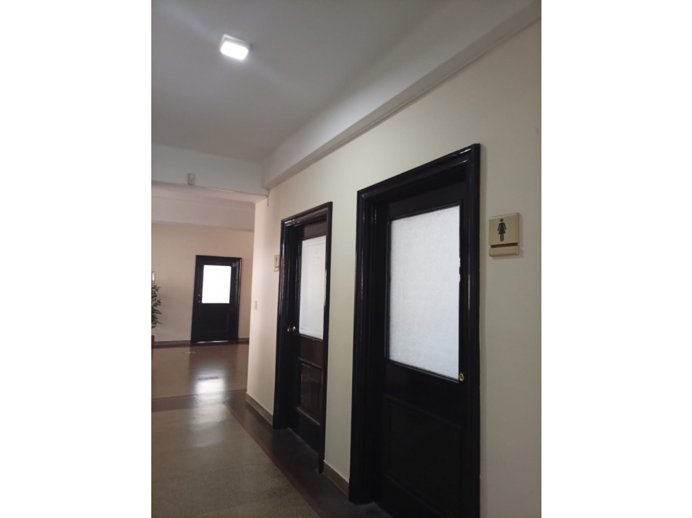 Oficina para venta en La Candelaria en todo el corazón de Medellín — foto 4