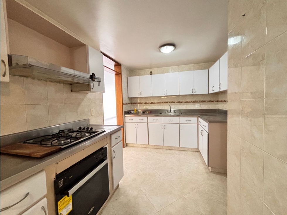 vendo apartamento en Medellín poblado, patio bonito — foto 4