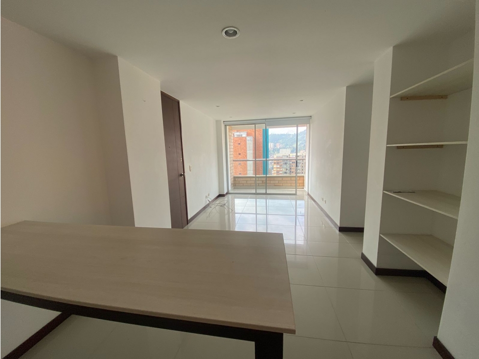 Apartamento en venta Medellin Loma de los Bernal - 3