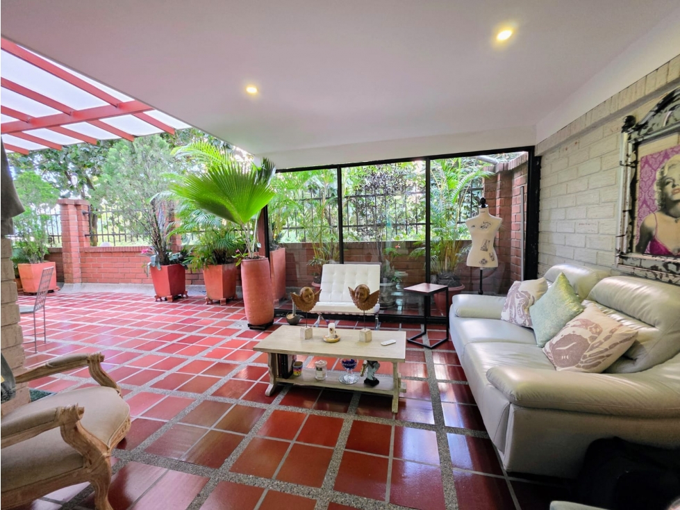 Apartamento en venta Oviedo El Poblado Terraza privada de 50 m²
