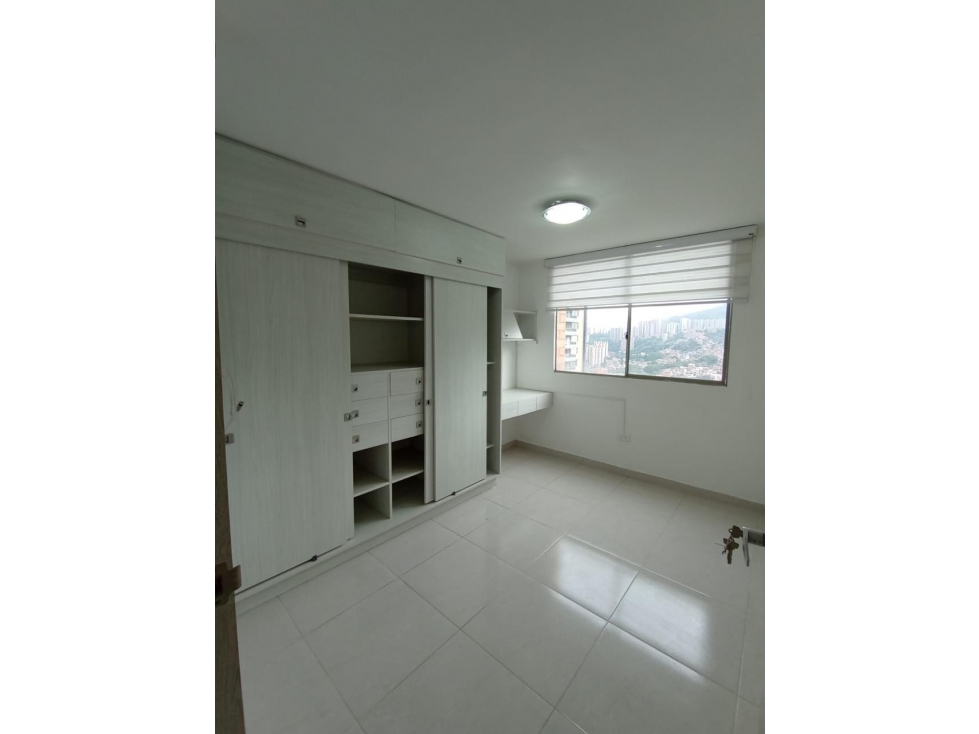 Venta de apartamento en La Loma de Los Bernal — foto 4