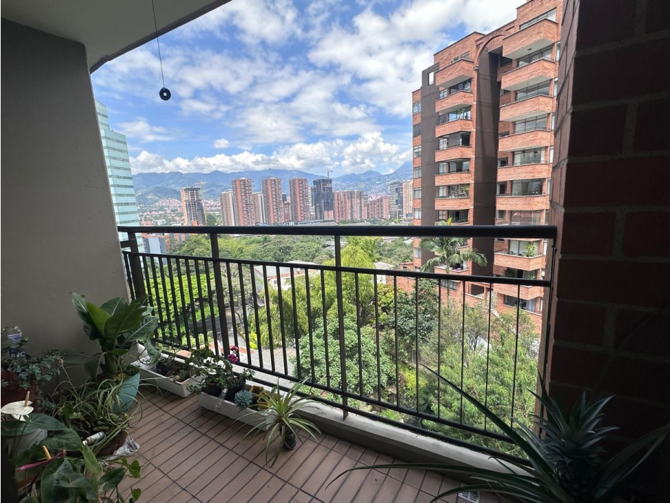 Apartamento en venta en Castropol Medellin