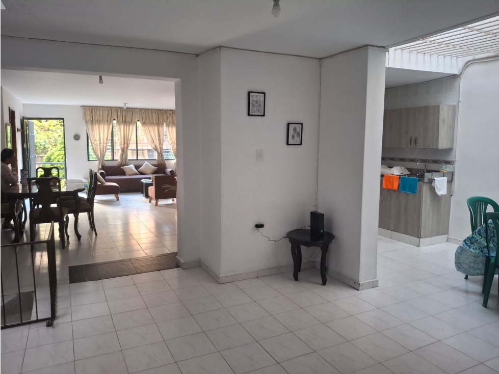 Casa comercial para arriendo en Laureles Medellín — foto 4