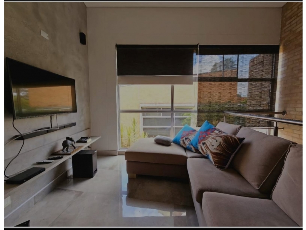 Casa en venta en Altos del Poblado cerca del Tesoro Medellin — foto 6