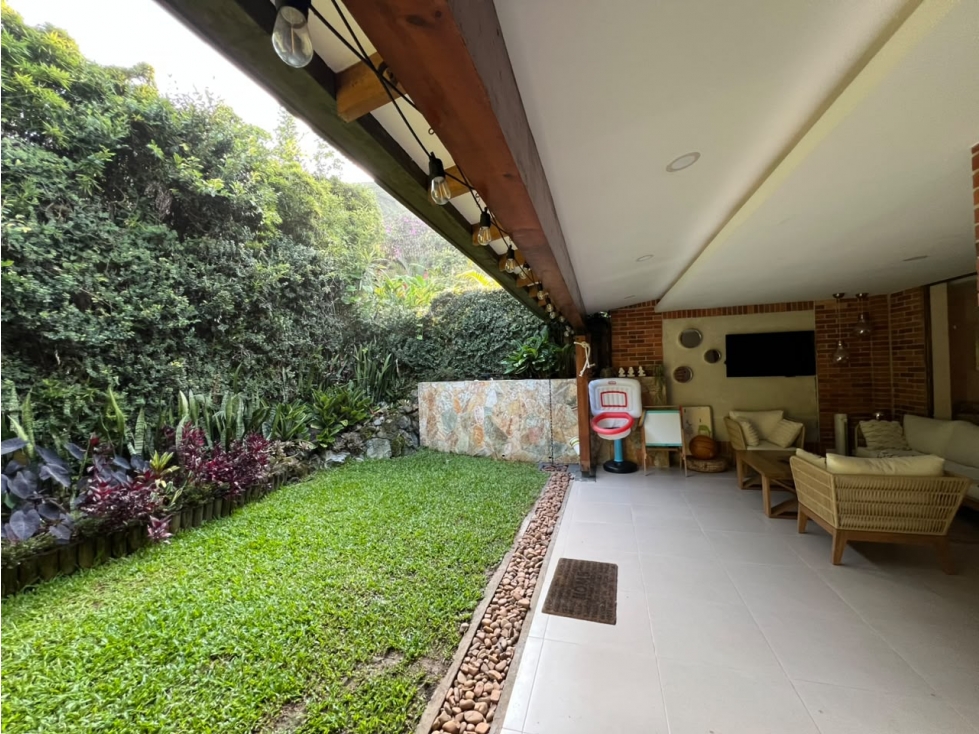Casa en venta en el Poblado Medellin cerca del Tesoro