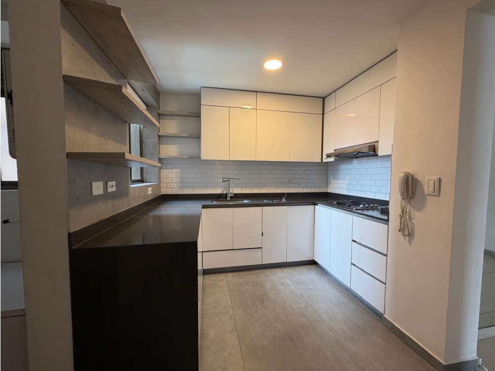 Apartamento en venta en La Tomatera El Poblado Medellín — foto 2