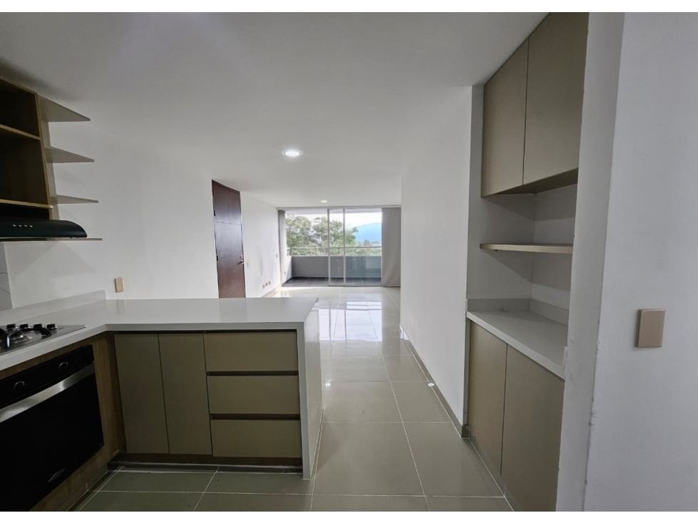 Apartamento para la venta en La Loma del Indio El Poblado — foto 4