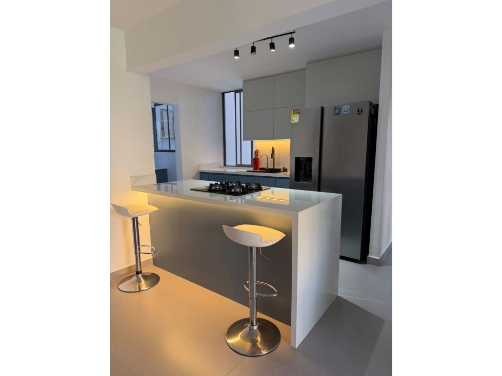 Apartamento en arriendo en El Poblado sector Los Balsos — foto 3