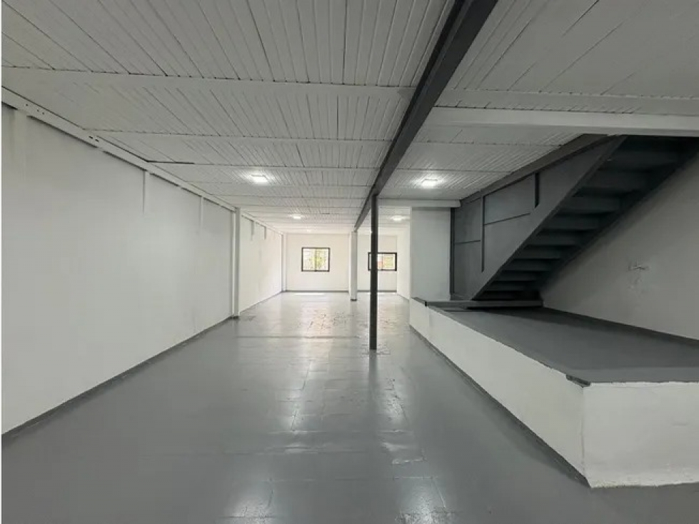 Venta de Bodega 2 piso zona guayabal Cristo rey