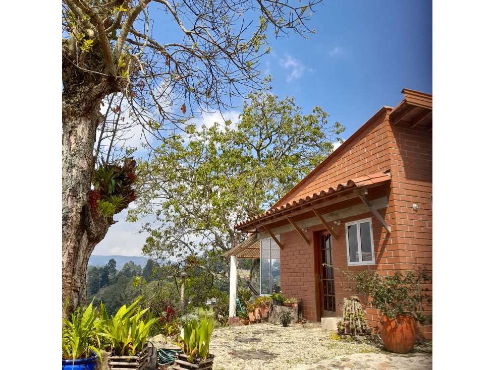 Casa campestre para la venta en Guarne sector La Clarita