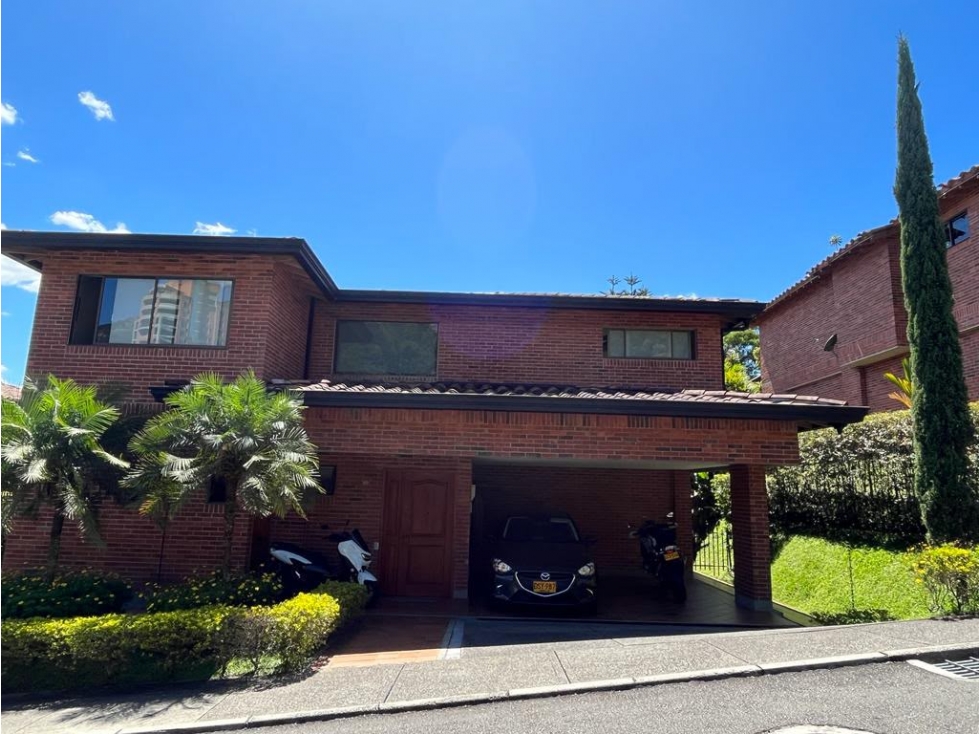Casa en venta en altos del Poblado Medellin
