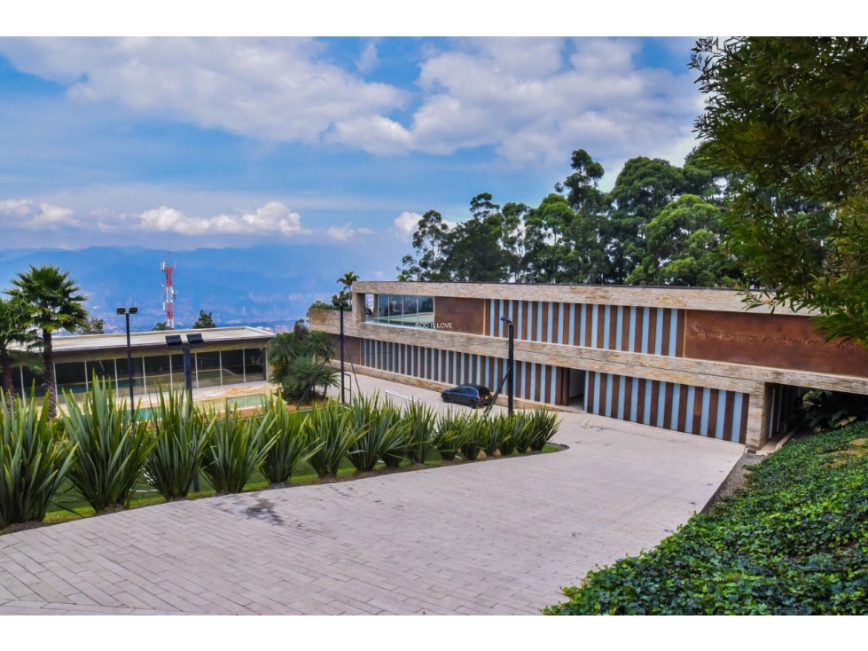 Casa en venta en Envigado Loma del Chocho