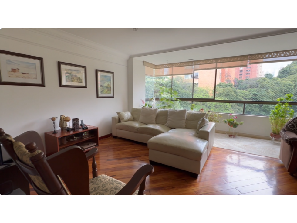 Apartamento en venta Medellín poblado sector la tomatera