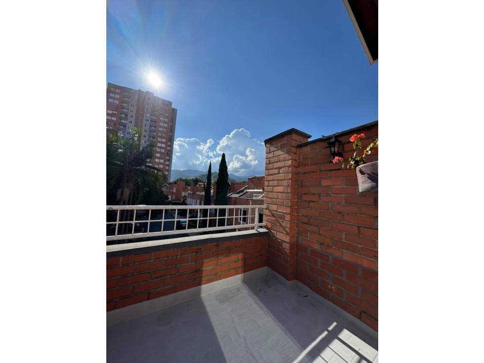 Casa unifamiliar en venta Loma De Los Bernal parte baja