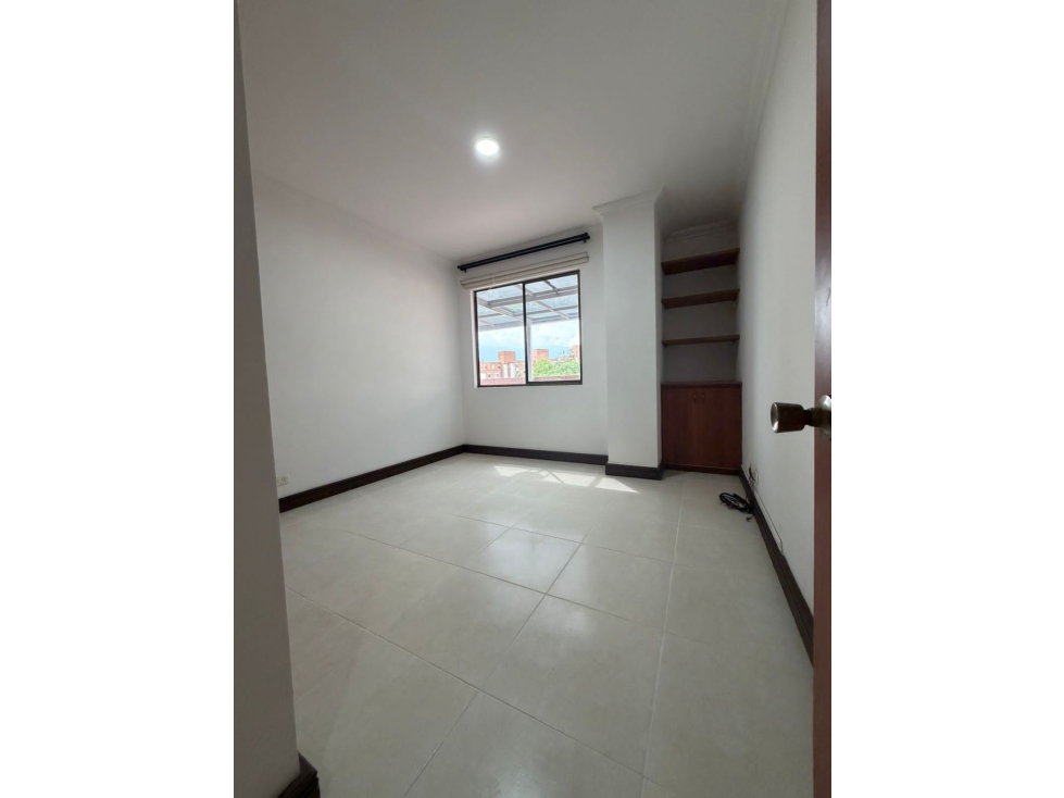 APARTAMENTO EN VENTA LOS BERNAL — foto 4