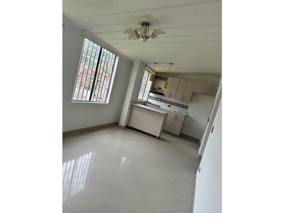 Apartamento en venta en San Javier - Medellin — foto 2