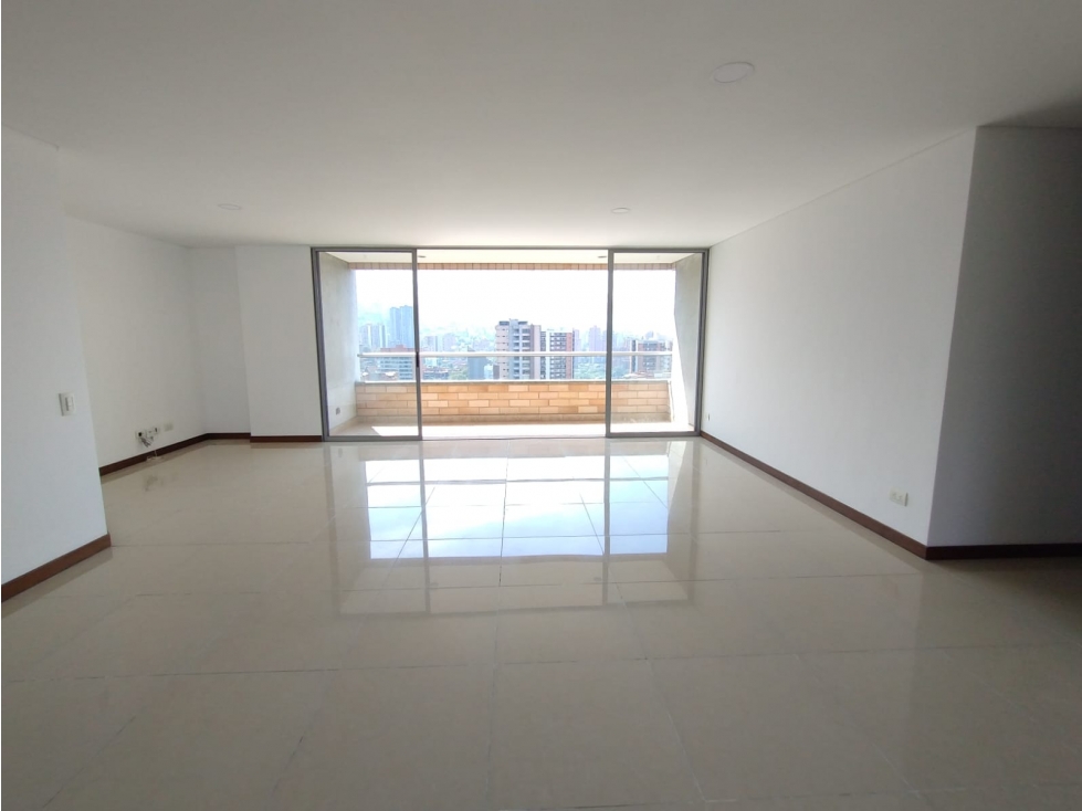 Apartamento en arriendo en Castropol Medellin — foto 3
