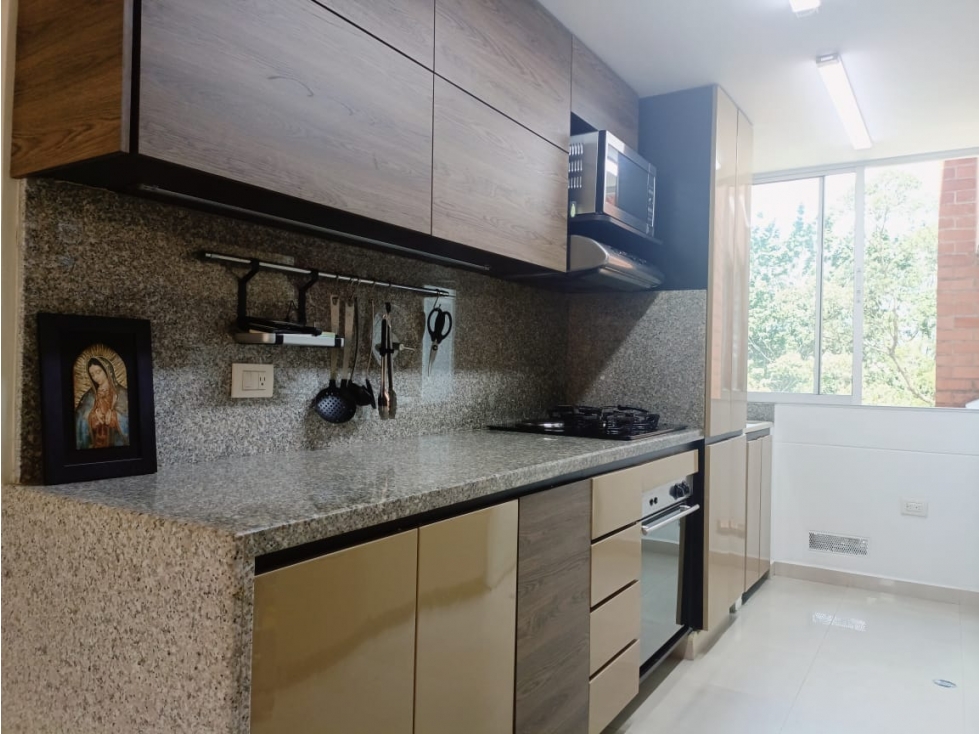 Venta de apartamento en La Loma de Los Bernal — foto 4