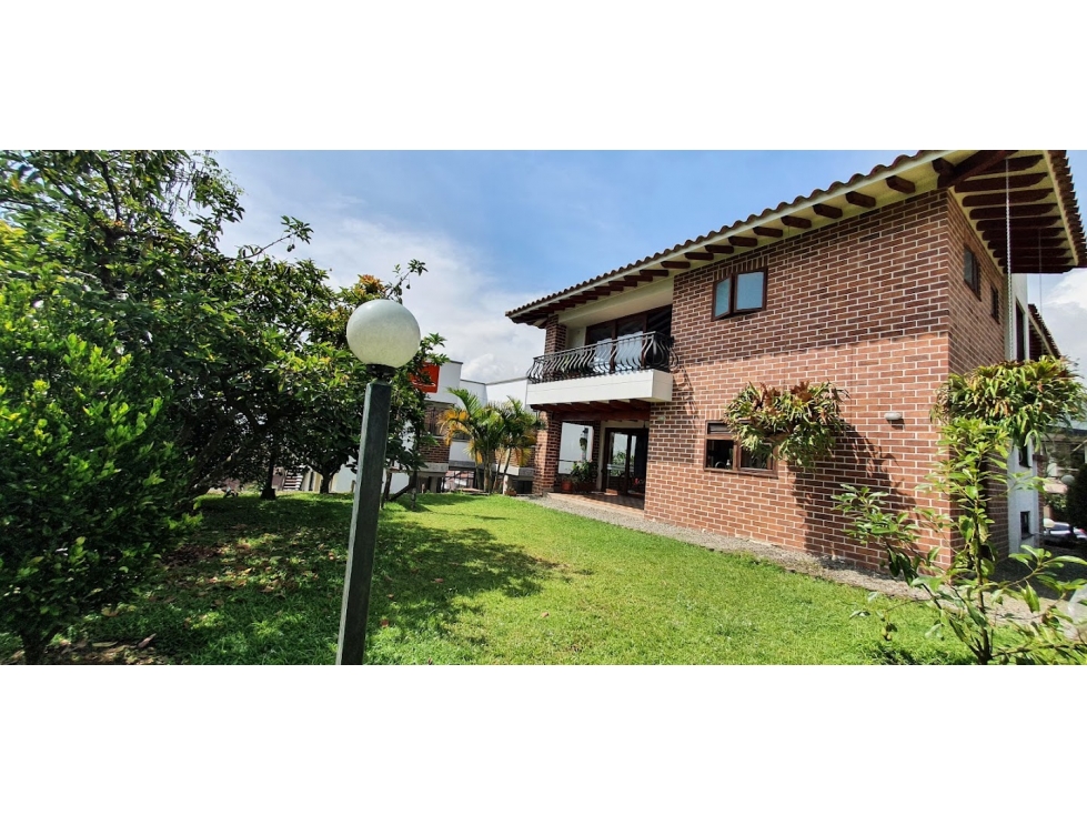 Casa para la venta en La Estrella Cerca del Parque - Antioquia