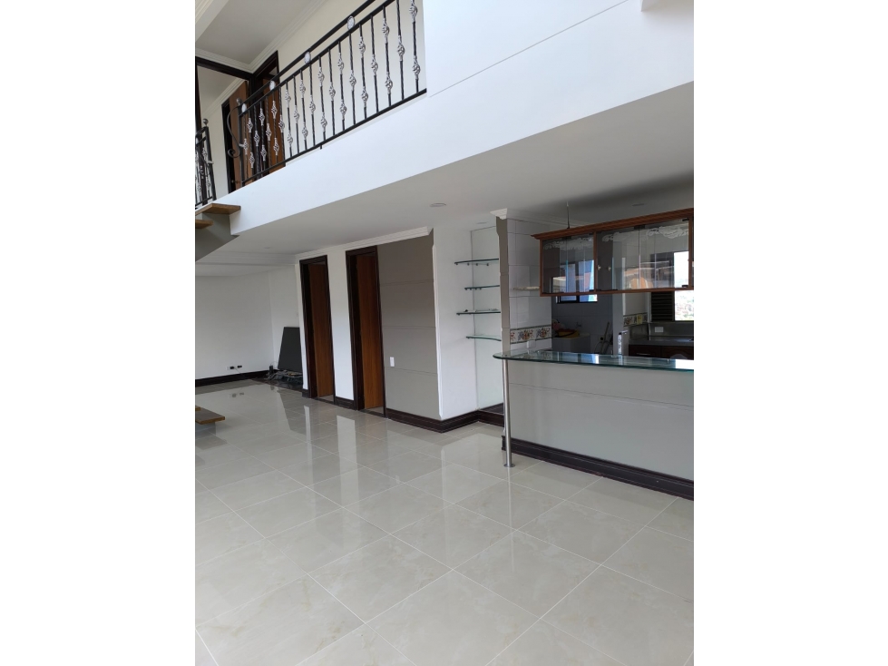 Penthouse para la venta Medellin Loma de los Bernal — foto 2