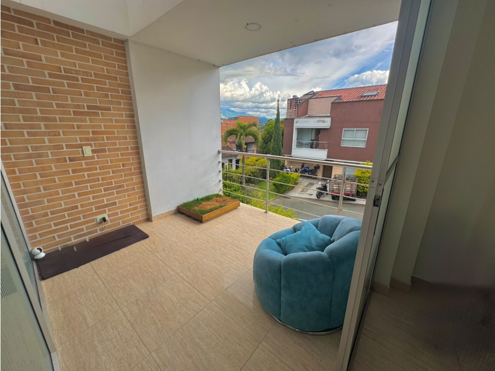 Casa para la venta en La Estrella Cerca del Parque - Antioquia
