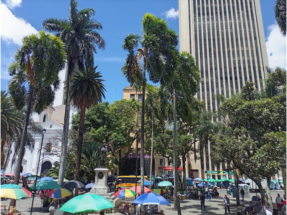 Oficina para venta en La Candelaria en todo el corazón de Medellín
