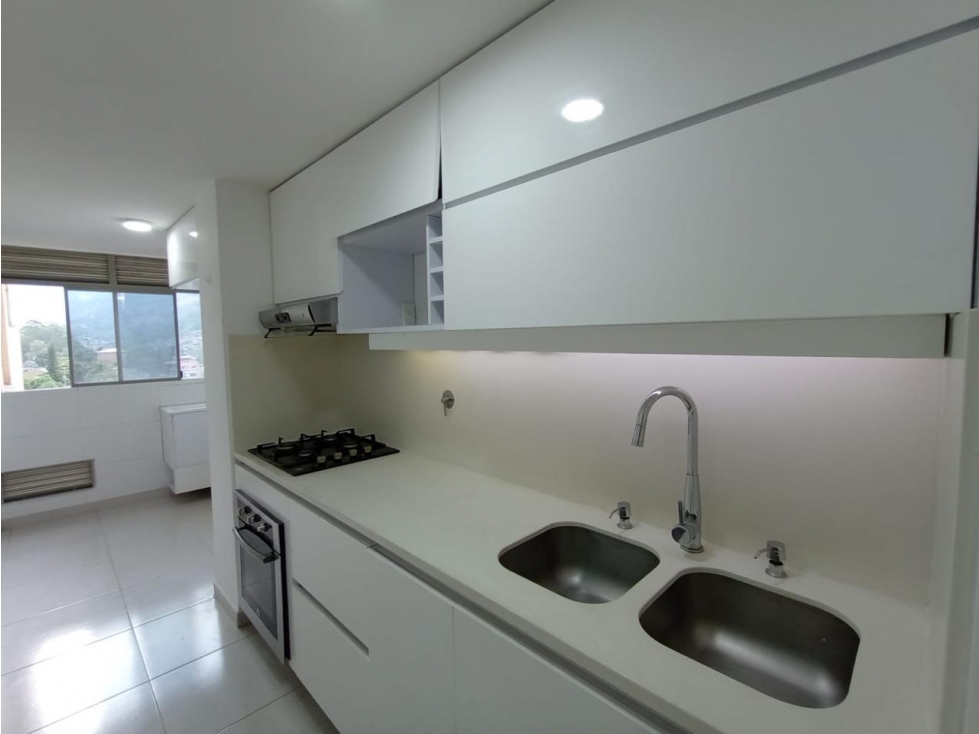Venta de apartamento en La Loma de Los Bernal — foto 3