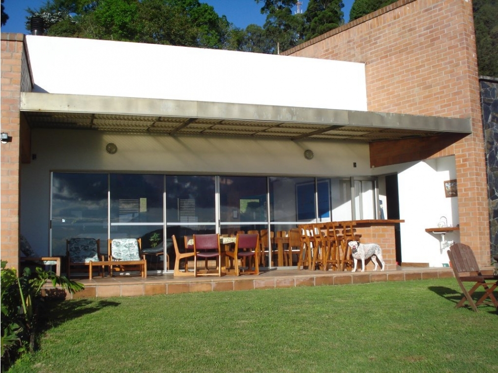 Casa amoblada en arriendo en Las Palmas Medellín — foto 2