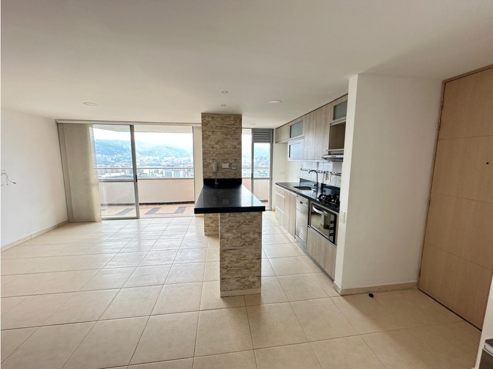 Apartamento en arriendo en Loma del Indio Poblado — foto 2