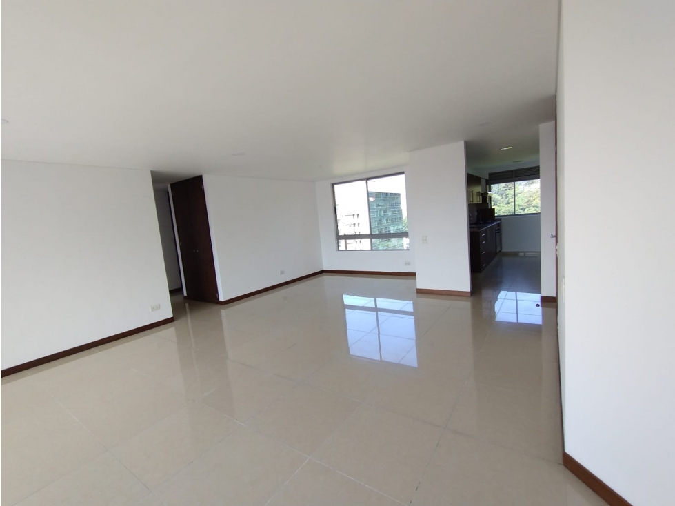 Apartamento en arriendo en Castropol Medellin — foto 5